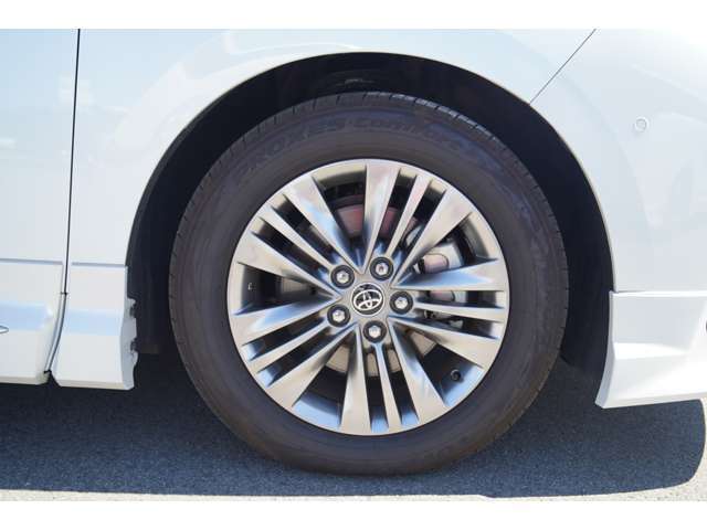 弊社では全車無修復車・保証付・メーター不正無の高品質・高年式の車を多数展示、販売しております。