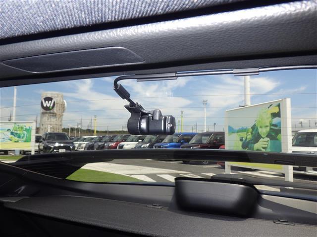 【ドライブレコーダー】映像・音声などの運転中の記録を残します。事故などを起こした起こされた時の証拠になりえますので、もしも時でも安心ですね。