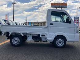 九州指定整備工場も完備。　納車前の整備はもちろん、購入後のアフターケアも、ご安心下さい☆　車検、整備はもちろん、保険やレンタカー等、何でもご相談下さい。