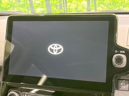 【10.5インチナビ】高級感とインパクトのある大画面ナビを装備。各種オーディオ操作はもちろん、スマホ連携もできる利便性の高いナビです♪