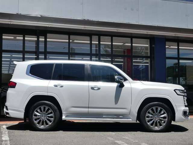 トヨタ ランドクルーザー300 3.3 ZX ディーゼルターボ 4WD 2024