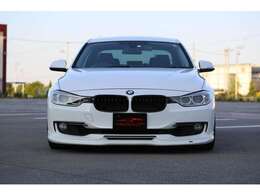 BMW　328i　入庫しました！TEIN車高調　ACシュニッツァーフロントスポイラー　ナビ　TV　バックカメラ　ETC　スマートキー　レザーシート　装備充実です！お気軽にお問い合わせください！