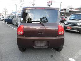 プライバシーガラスです。名前の通り、プライバシー確保！また、冷房の効果担保にも役立ちます☆