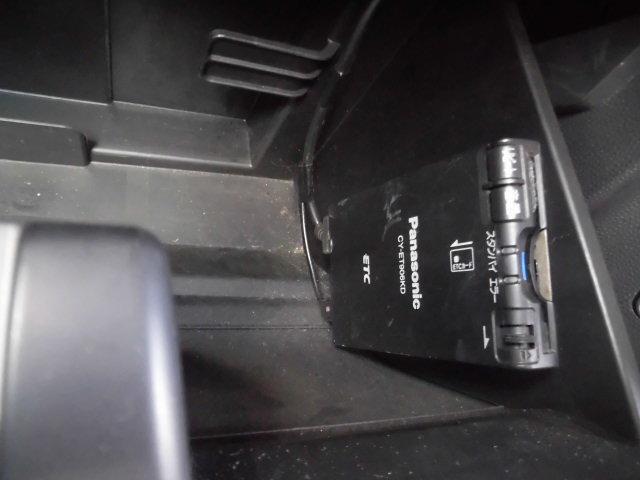 お得で便利なETC装備！休日のお出かけやドライブも大変便利でお得です！又、お仕事での通勤時にもお得です！クレジットカードのポイントやマイルも貯まります！お得にお使い下さい！！