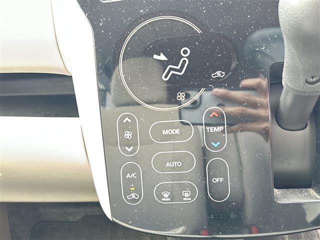 気になる車はすぐにお問い合わせください！画面右側の0066から始まる無料ダイヤルからお問い合わせ下さい！専門スタッフがお車のご質問にお答えいたします！
