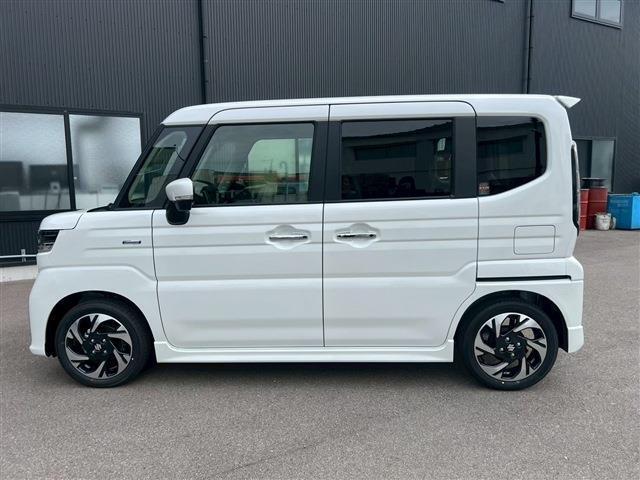 当店は、新車～登録済未使用車、お買い得軽自動車まで、多数在庫しております♪軽自動車の事なら全て当店にお任せください！目玉車両もございますので、ぜひ一度軽ワールドへお越しくださいませ！