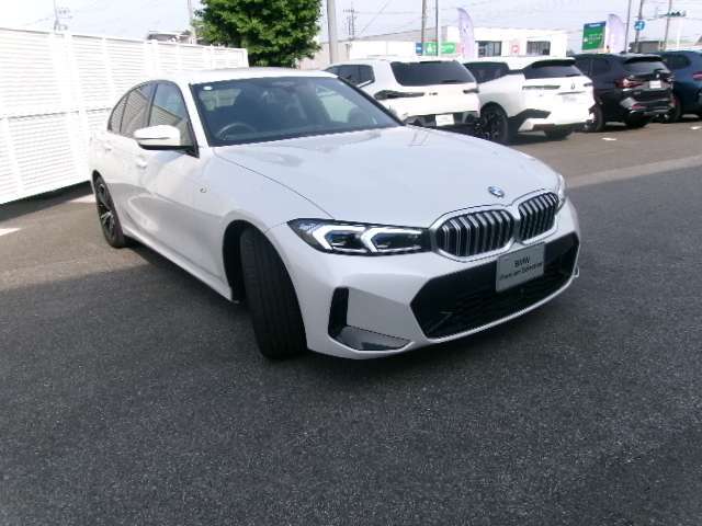 当社ではコーティングも承っております！BMWがお勧めいたしますイノベクションコーティングは塗装面を守りながら新車時の深い光沢と重厚なツヤを保ち続けることができます。愛車を長く綺麗な状態でお乗り頂けます！