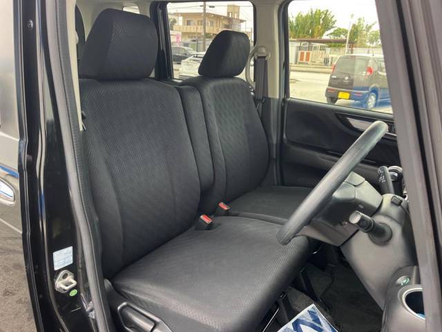 運転席シート廻りは使用感も少なく、良好な状態となっています。丁寧に使われていたことがよくわかりますね。