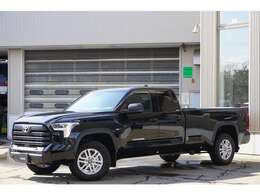 TUNDRA　ファンの皆様お待たせいたしました。待望のスーパーロングホイールベースの入庫です。駆動は切り替え式4WDです〇外装218BLACKですのでパールが入っております。→0120-82-5555
