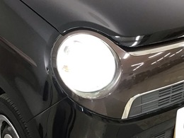 【HIDヘッドライト】夜道や雨天走行が明るく視界良好！！HID（ディスチャージ）ヘッドライト装備です！安心ドライブを楽しんで下さい♪明るいほうが、運転疲労を軽減できます♪