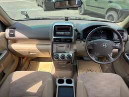 家族での週末ドライブにもぴったりです。エアコン・ヒーターも動作良好で年中快適ドライブ！