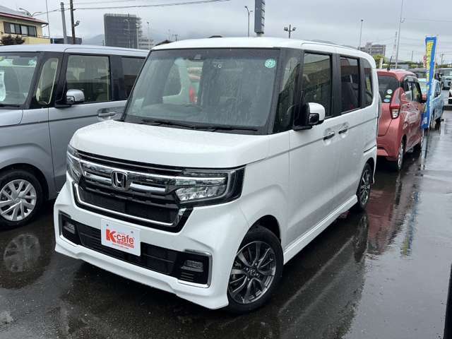 人気の届出済未使用車や厳選中古車を全メーカー豊富に取り揃えております。