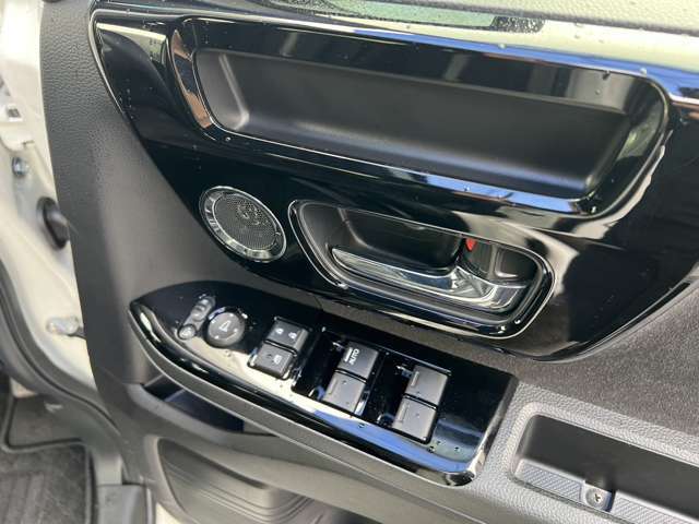 パワーウィンドウ付き☆運転席で全部の窓を開閉することが可能！！快適にドライブをお楽しみいただけます☆