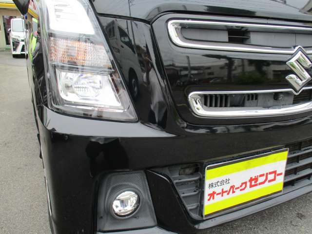LEDヘッドライト・フォグランプ付き