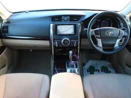 スッキリとしたマークXらしいデザインのダッシュ回り！フロントビューの視認性もよく運転しやすいと思います★