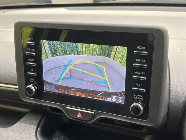 【バックカメラ】駐車時に後方がリアルタイム映像で確認できます。大型商業施設や立体駐車場での駐車時や、夜間のバック時に大活躍！運転スキルに関わらず、今や必須となった装備のひとつです！