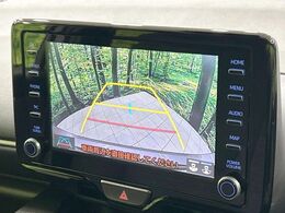 【バックカメラ】駐車時に後方がリアルタイム映像で確認できます。大型商業施設や立体駐車場での駐車時や、夜間のバック時に大活躍！運転スキルに関わらず、今や必須となった装備のひとつです！