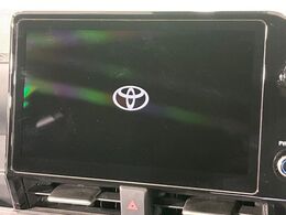 【10.5インチ　ディスプレイオーディオ】大画面のディスプレイはAppleCarPlayやAndroidAutoが利用可能。大きな画面でスマホナビアプリ等が利用いただけます♪