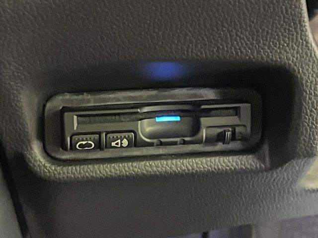 【ETC】高速道路の料金所をストレスなく通過！話題のスポットやサービスエリアに多い「スマートIC」利用時は必須のアイテムです。当店でセットアップを実施、ご納車当日からすぐにご利用いただけます！