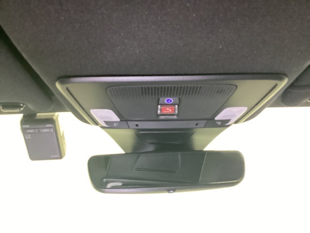 Honda CONNECT搭載車です。「Honda Total Care プレミアム」に加入頂くと、「緊急サポートセンター」や「Honda ALSOK駆けつけサービス」などのサービスが受けられます。