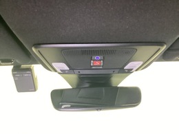 Honda CONNECT搭載車です。「Honda Total Care プレミアム」に加入頂くと、「緊急サポートセンター」や「Honda ALSOK駆けつけサービス」などのサービスが受けられます。