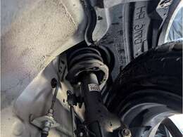 ダウンサス装備で見た目良く！！背が高いのでカーブの揺れも軽減！！