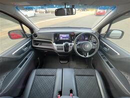 こちらインパネ全体の写真になります。納車はおおむね2週間程度（必要書類の状況により）で行っております。人気の車両になりますので、お早目のご検討をおすすめします。当店自慢の一台です！
