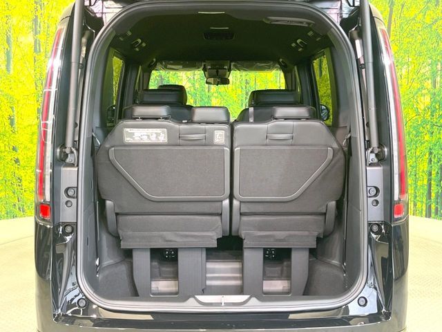 普段のお買い物や通勤、送迎等に十分な荷室スペースを確保しております。セカンドシートを倒すと、大きな荷物の積載も可能です♪