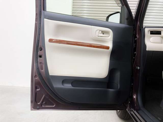パワーウィンドウを装備しています！