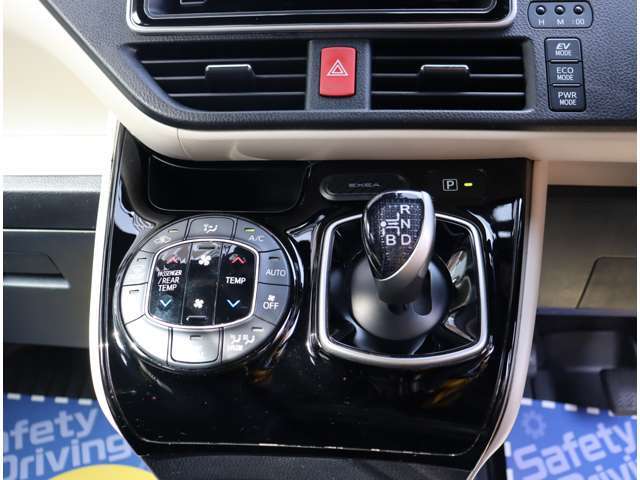 入庫時・販売時・納車前に、弊社基準の68項目に及ぶ点検整備を実施しております。