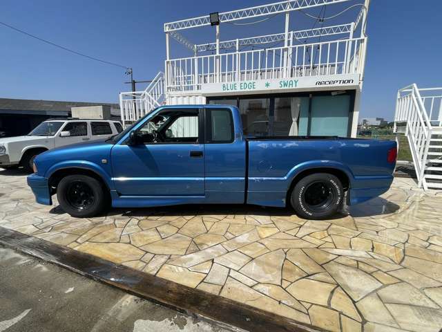 Chevrolet S-10 ピックアップトラック　シボレー　部品取り　不動 シボレーが1967年製のピックアップトラック C-10 を復刻