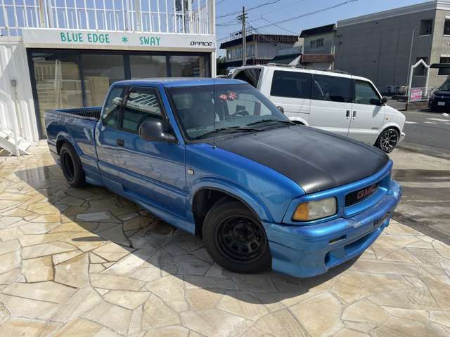 Chevrolet S-10 ピックアップトラック　シボレー　部品取り　不動 シボレーが1967年製のピックアップトラック C-10 を復刻