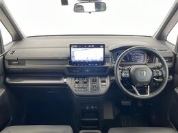【インパネ全体】全方位で視界が広く、高い目線で運転もしやすいです！◆乗って触って体感してみてください！！当社車両は試乗可能です！お気軽にスタッフまでご相談ください！