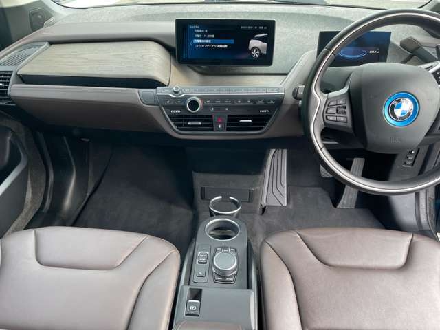 オートローン、自動車保険も取り扱っております。カーライフ全部をお任せください。