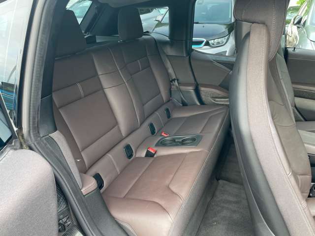 オートローン、自動車保険も取り扱っております。カーライフ全部をお任せください。