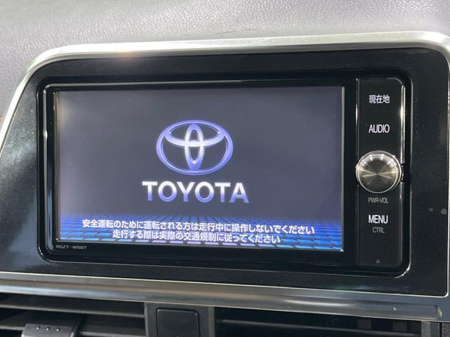 【純正ナビ】人気の純正ナビを装備。オーディオ機能も充実しており、Bluetooth接続すればお持ちのスマホやMP3プレイヤーの音楽を再生可能！毎日の運転がさらに楽しくなります！！