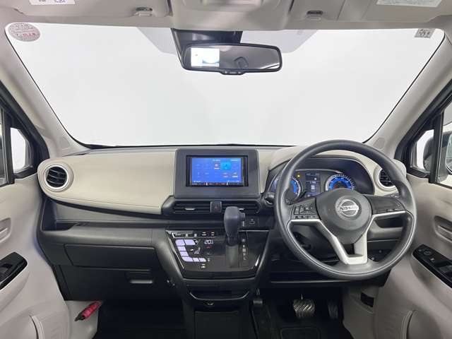 車内はルームクリーニングを実施済みです！綺麗な状態ですので、お気軽にご来店くださいね！