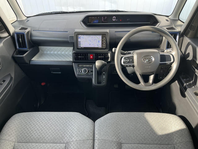納車前の整備は車検整備以上の安心点検を行っております！資格を持った整備士がしっかりまごころ込めて整備いたします！安心してカーライフをお楽しみください♪
