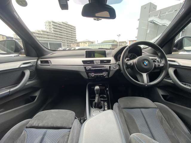 LIBERALAは、輸入車選びの新たなスタイルを提案するインポート・セレクト・ブランドです。オーナー様となる方がクルマから直接感じる感性を第一にした、適切な一台との出会いをコーディネートいたします。