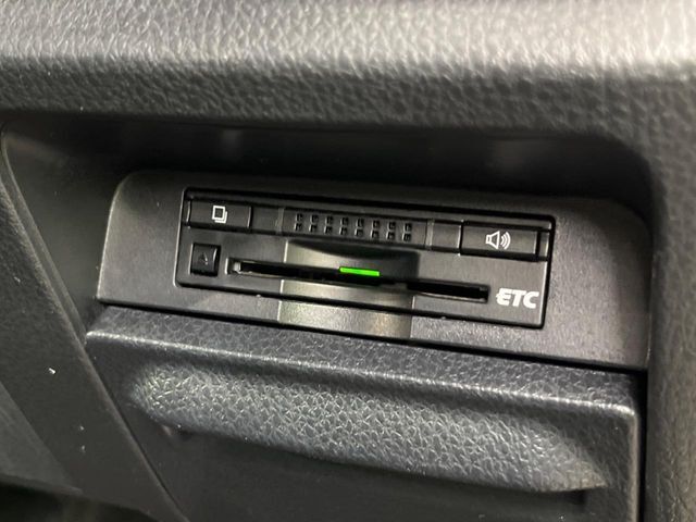 【ETC】高速道路の料金所をストレスなく通過！話題のスポットやサービスエリアに多い「スマートIC」利用時は必須のアイテムです。当店でセットアップを実施、ご納車当日からすぐにご利用いただけます！
