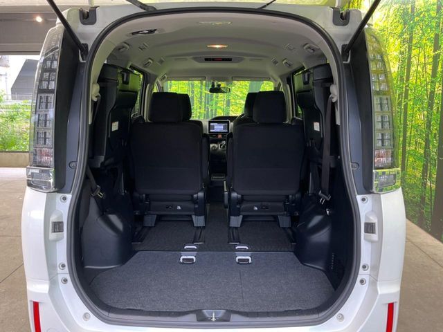 普段のお買い物や通勤、送迎等に十分な荷室スペースを確保しております。セカンドシートを倒すと、大きな荷物の積載も可能です♪