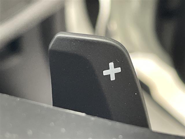 【パドルシフト（AT車）】MT車と同じように好きなギアで走ることができます！スポーティなシフト操作をお楽しみいただけます。