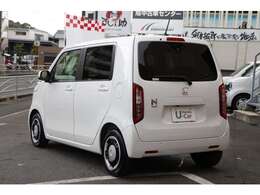 外装色はプラチナホワイト・パールです♪