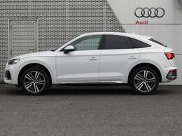 全車両に標準装備の純正アルミホイールは、純正ならではのバランスの良いデザインと、走行安定性をお楽しみ頂けます。