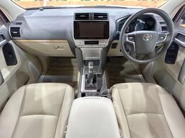 グループ総在庫数約30，000台！！全国の系列店からメーカー・車種問わずご紹介出来るので、あなたにピッタリのお車が見つかるはずです♪まずはお問い合わせ下さい☆