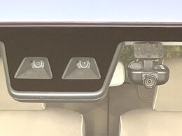 【スマートアシスト】走行中に前方の車両等を認識し、衝突しそうな時は警報とブレーキで衝突回避と被害軽減をアシスト。より安全にドライブをお楽しみいただけます。