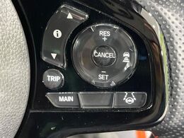 【アダプティブクルーズコントロール】高速道路での長距離走行が楽に！！自動で速度を保つクルーズコントロールが、衝突軽減システムと連携し、前方の車両を感知して車間を保つように速度調節してくれます！！