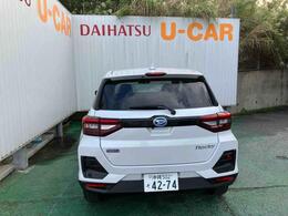 人気のシャイニングホワイトパールカラーとなります！