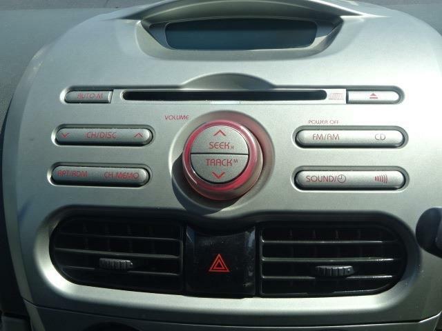 CDデッキ付きです。ドライブに音楽は欠かせませんね♪いい音かけて、快適空間を演出して下さい。