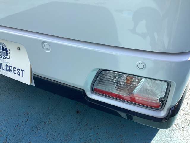 ピピピっと音で後ろのモノをお知らせです。安全装備付いております。